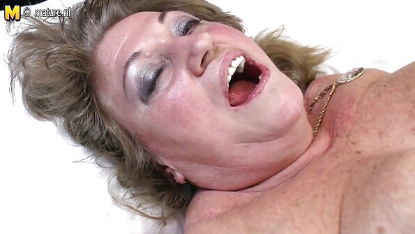 Пишну брюнетку, мила Еббі Мейлі, вдарили в повній порно відео безкоштовно камері